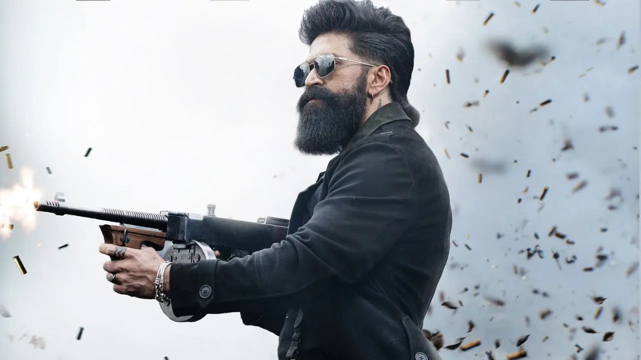 Actor Yash as Raya wielding a chainsaw in the official Toxic movie teaser.