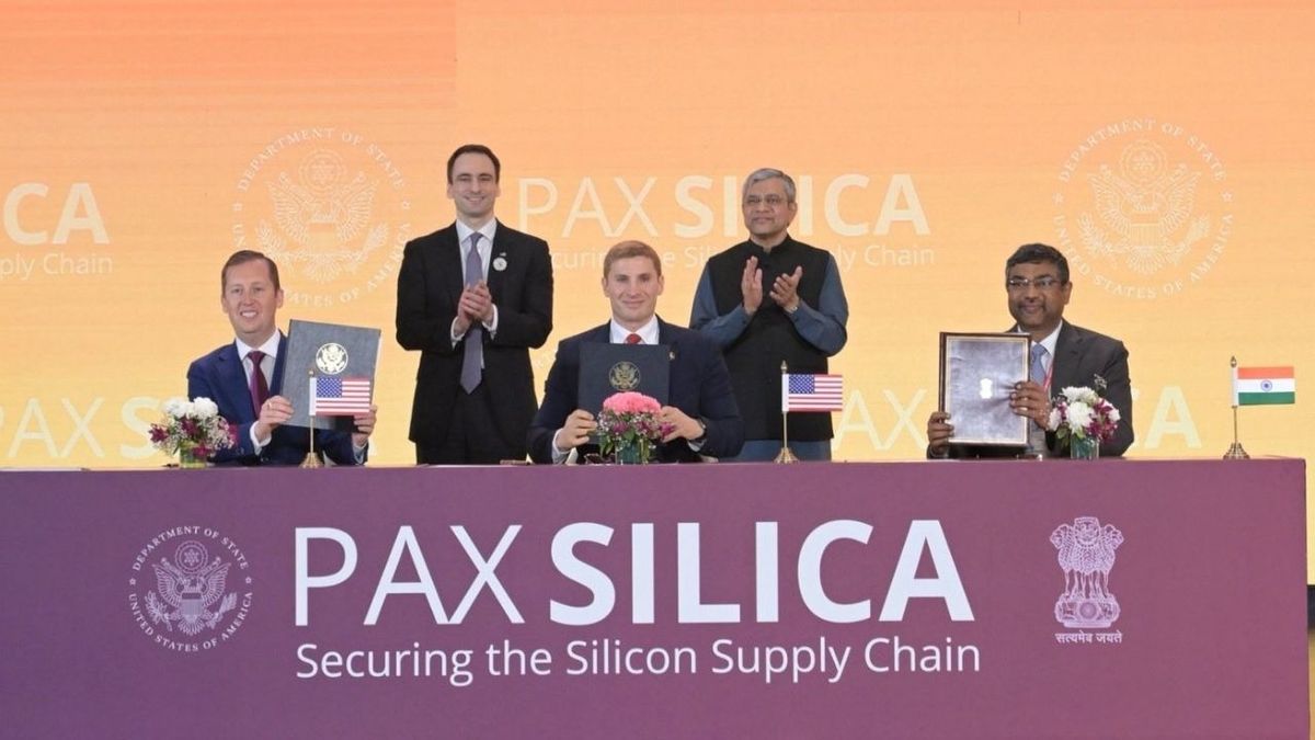 Minister Ashwini Vaishnaw and US Ambassador Sergio Gor at the Pax Silica signing ceremony in New Delhi.