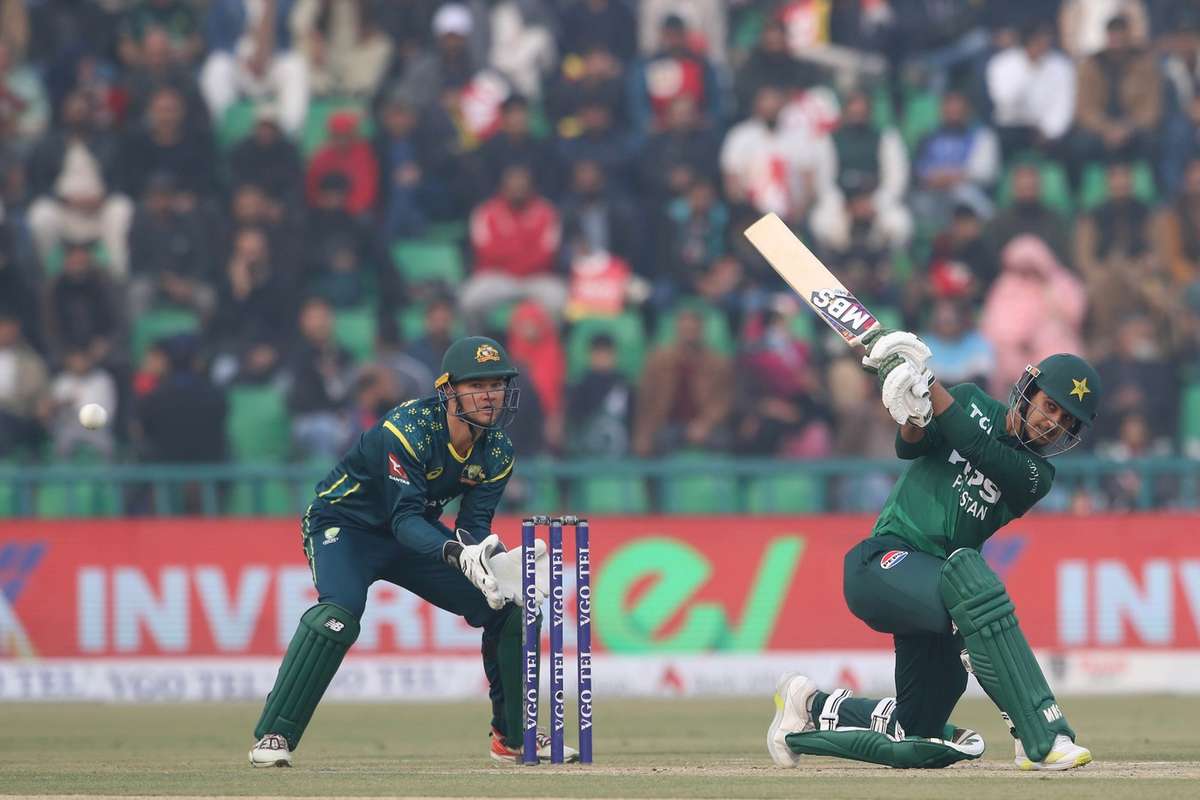 Pakistan crush Australia by 111 runs to sweep T20 series