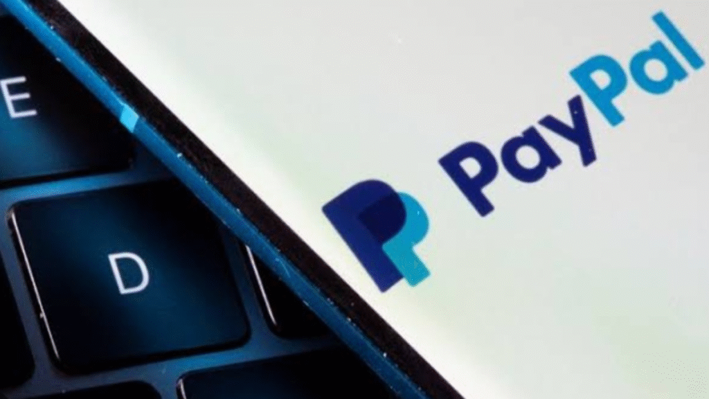 PayPal के 2026 प्रॉफिट अनुमान में गिरावट और नए CEO की घोषणा..