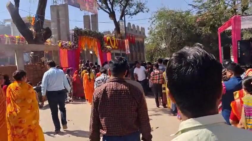 Crowd gathered in Mahamrityunjaya temple on Mahashivratri