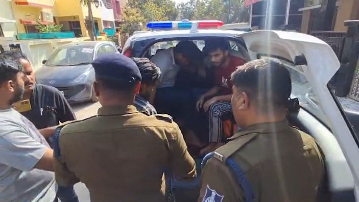 Big bust of cyber fraud from residential colony in Rewa