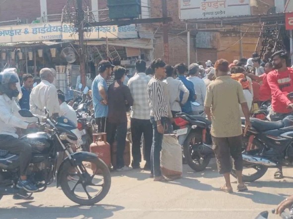 Struggle for gas in Rewa for three days