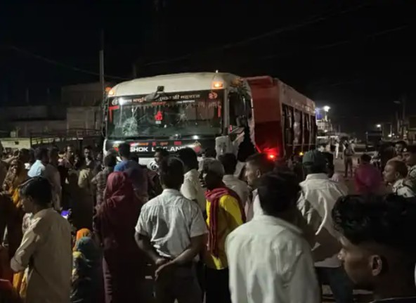 An overloaded truck crushed a young man in Mauganj