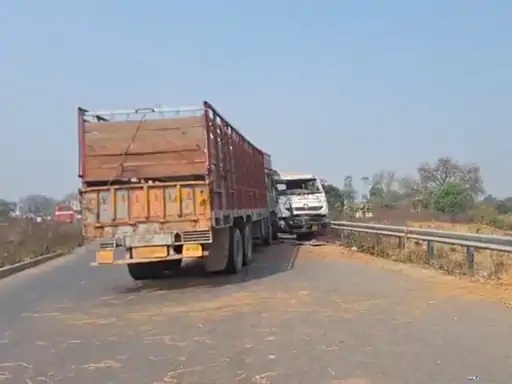Collision between truck loaded with goats and bulker in Sidhi