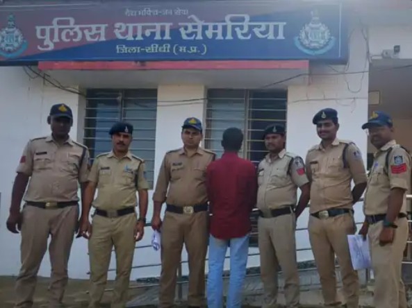 Husband brutally beats wife to death due to character doubt in Sidhi