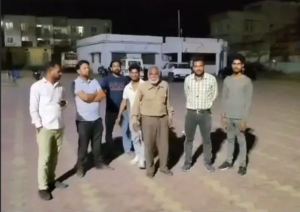 Electricity workers attacked and vehicles vandalized in Singrauli