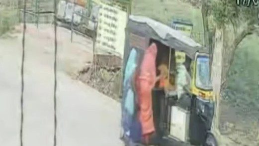 Auto driver absconds with jewellery worth Rs 15 lakh belonging to two sisters in Rewa