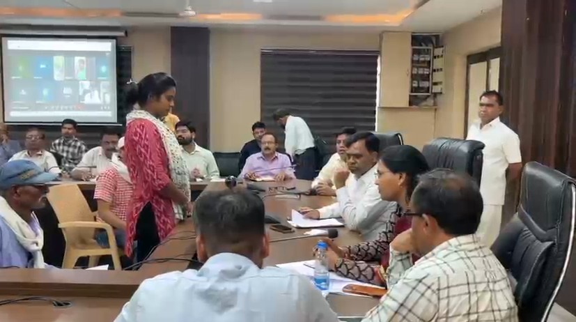 Rewa Collector's on the spot action in public hearing