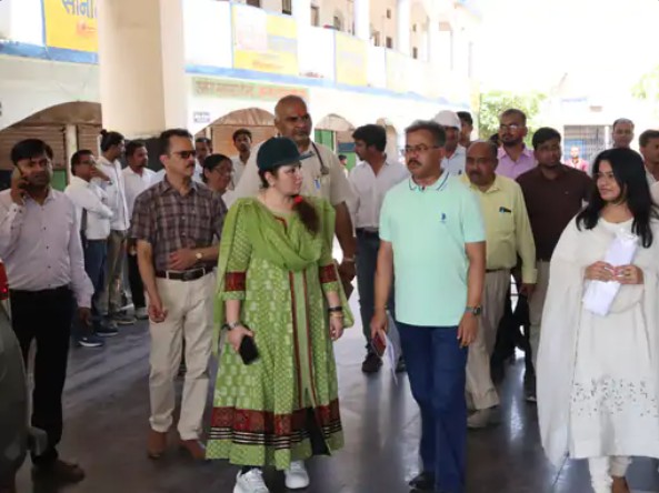 ACS Ashok Varnwal lashed out at the poor condition of Maihar Hospital.