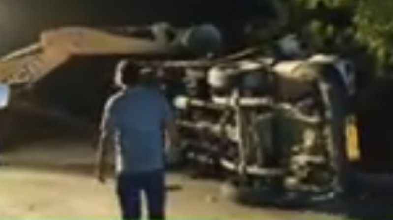 Loader vehicle overturned in Rewa oil trader died tragically