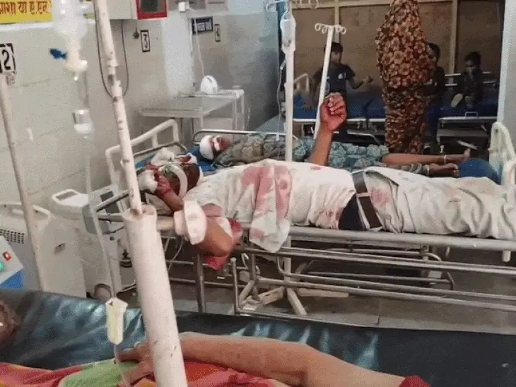 Fierce collision between pickup and auto in Rewa