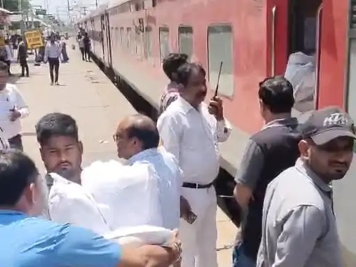 Major train accident averted in Satna