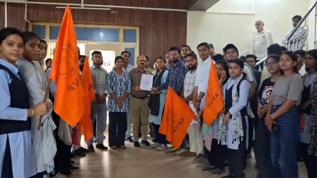 Students' anger erupts over delay in APSU Rewa exams