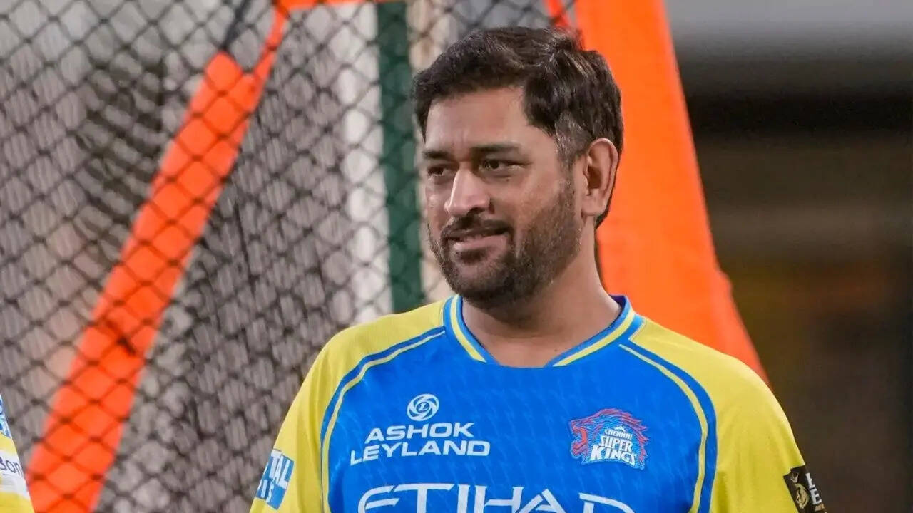 MS Dhoni aggressive batting practice at Chepauk for IPL 2026 CSK vs SRH match.