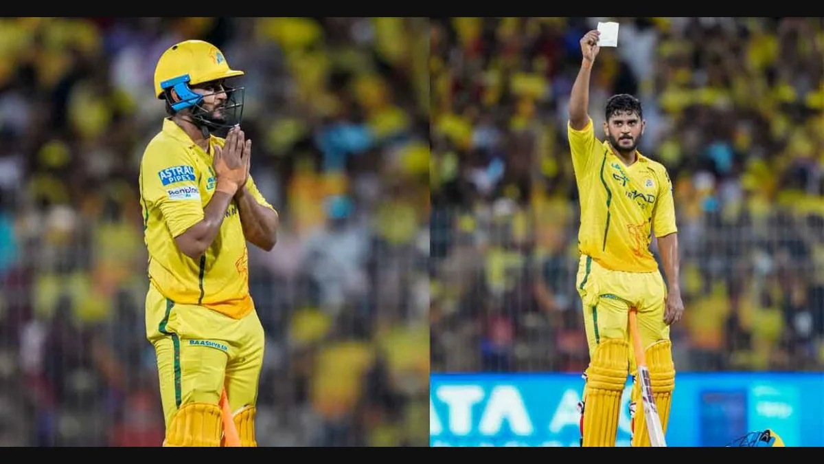 Urvil Patel batting with MS Dhoni gifted bat in a domestic cricket match