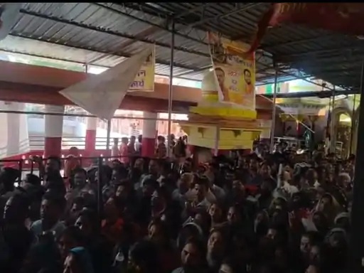 An elderly devotee died during the Jalabhishek ceremony at the Gaivinath temple in Satna.