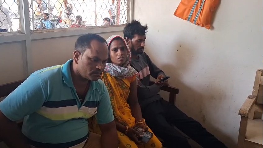 Mother committed suicide by jumping into the well with her son