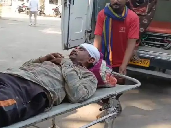 A youth was attacked in Mauganj for protesting against obscene acts in front of women.