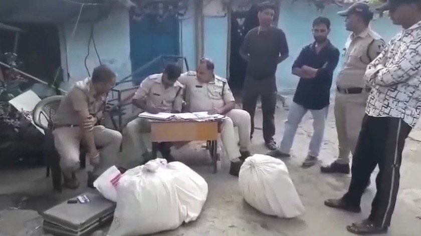 A tea seller near the police station in Rewa turned out to be a drug smuggler.