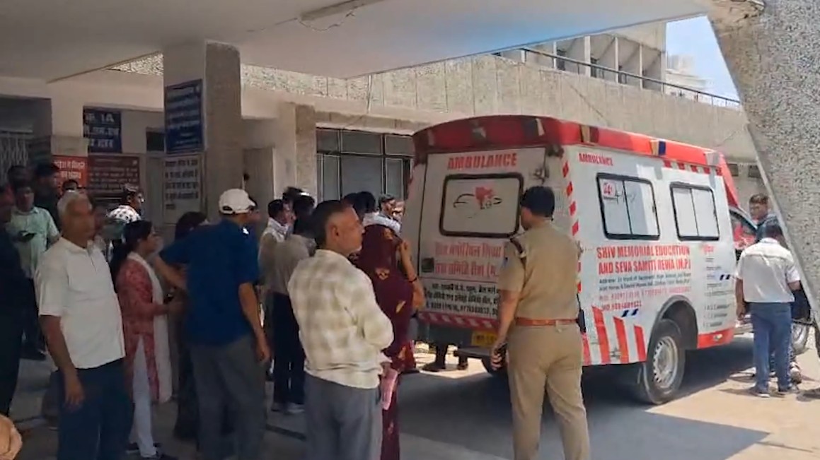 The constable along with his colleagues made a deadly attack on the head constable in rewa