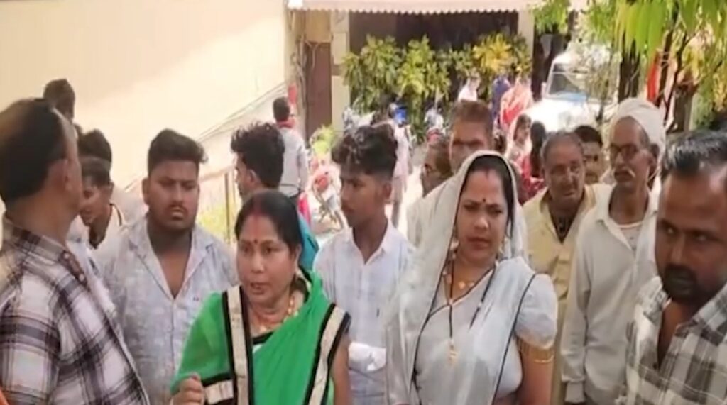 A youth was attacked at a wedding ceremony in Rewa.