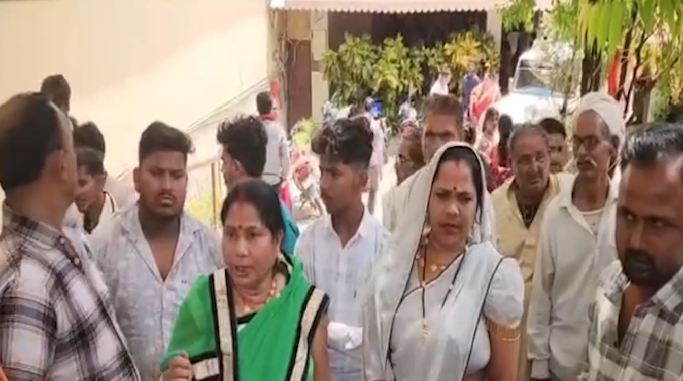 A youth was attacked at a wedding ceremony in Rewa.