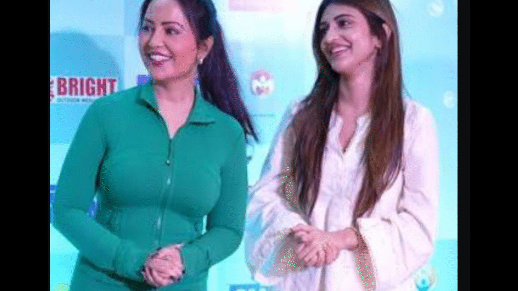 Viral Video: Amruta Fadnavis and Sreeleela's video sparks a discussion on social media.