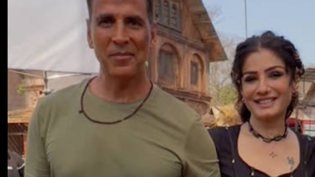 akshay-kumar-jokingly-told-raveena-you-used-to-be-a-heroine-but-now-youre-a-mother