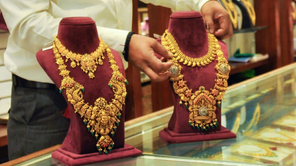 Gold Prices Fall