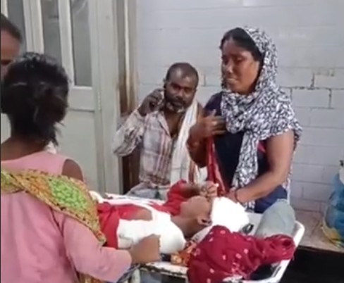 Heavy tree falls on two children gathering mangoes in Maihar.