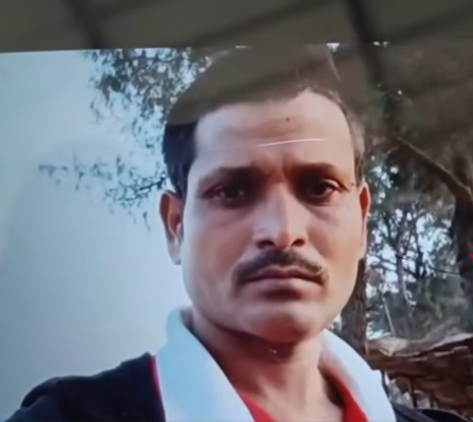 Husband dies while coming to Rewa for wife's medical treatment.