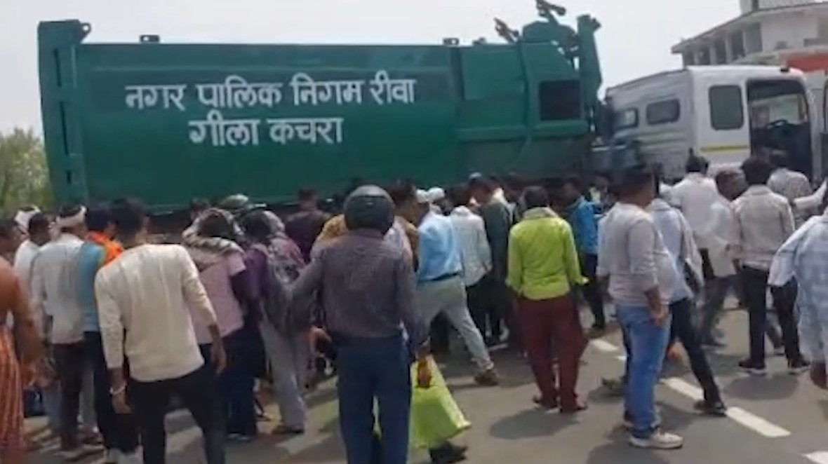 Municipal Corporation garbage vehicle hits bike in Rewa.