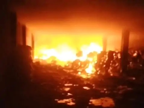 Massive fire at auto parts warehouse in Singrauli