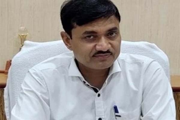Rewa Divisional Commissioner Sheelendra Singh assumed charge