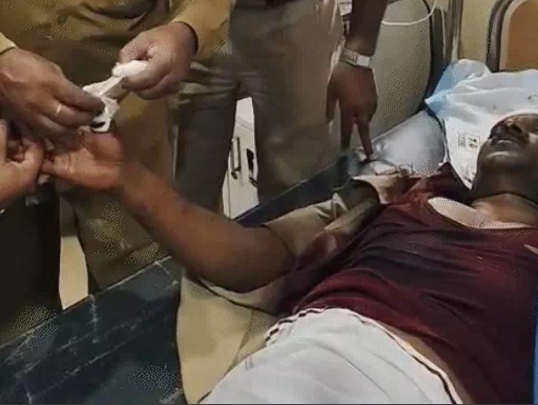 Station House Officer attacked with intent to kill while attempting to clear a road blockade in Sidhi.