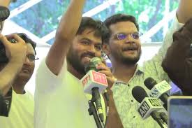 अभिजीत दीपके की सरकार को चेतावनी