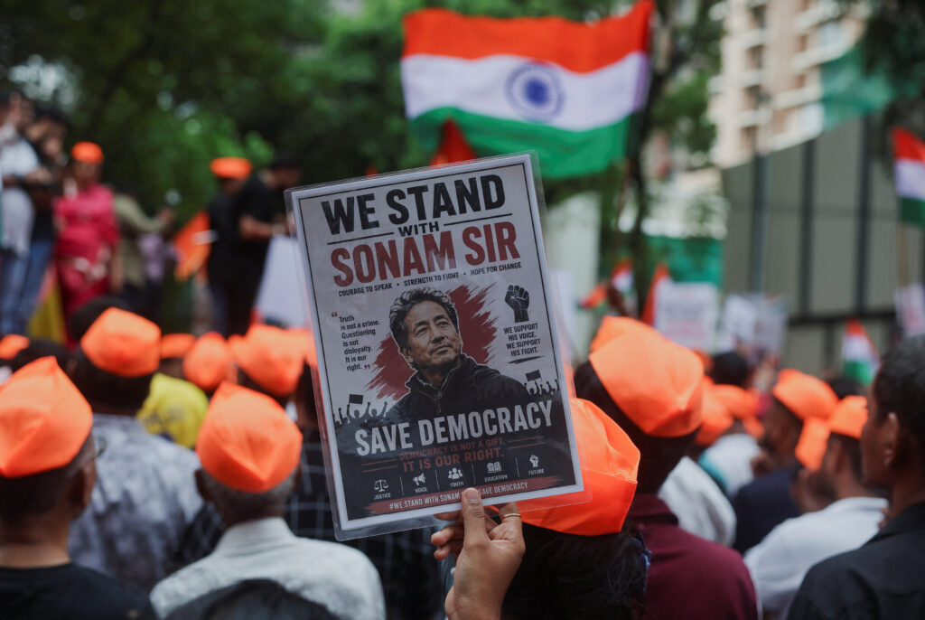 Indian protesters march on Parliament
