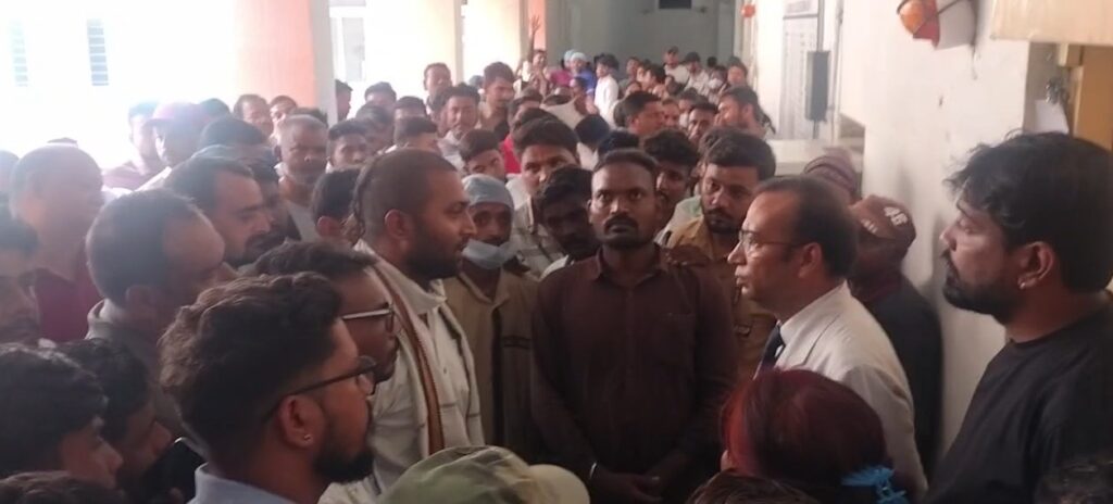 Outsourced employees' anger erupts at SGMH Rewa.