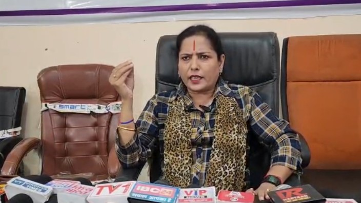 Gudh Nagar Panchayat President threatens to expose the MLA