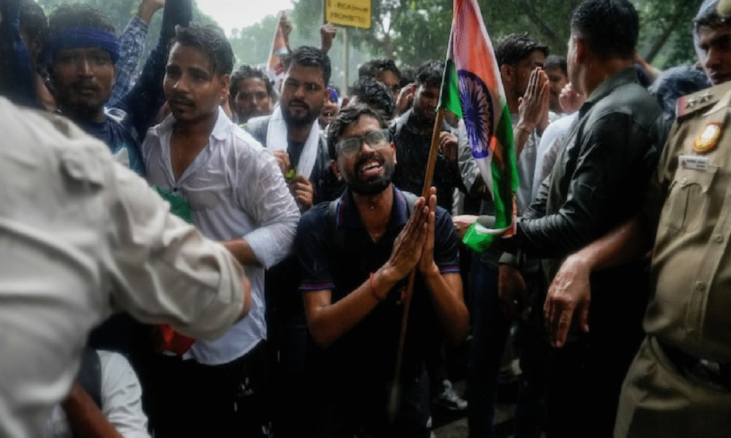 jantar mantara lathicharge