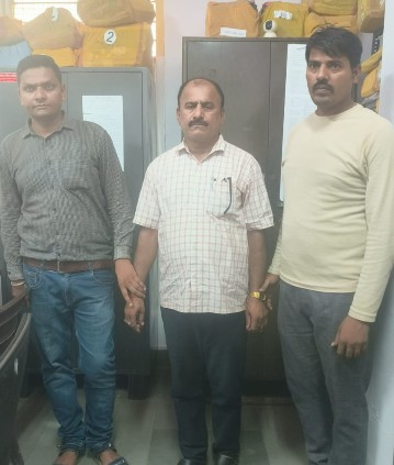 Water Resources Department Amin arrested red-handed while accepting a bribe in Rewa.