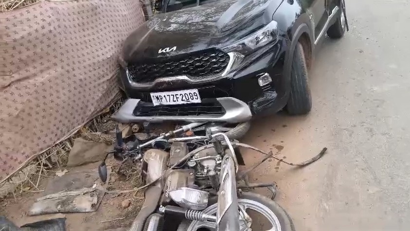 Havoc caused by an overspeeding car in Mauganj