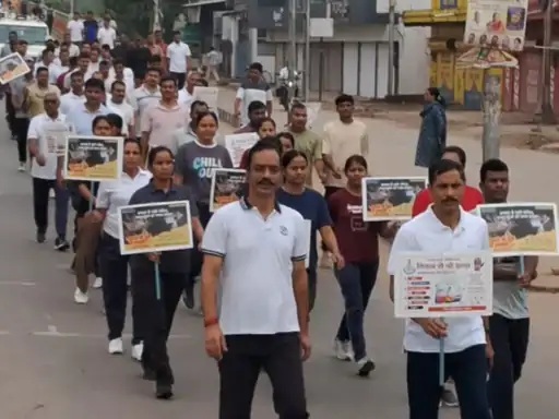 Satna Police conveyed a message of de-addiction by organizing a marathon rally.