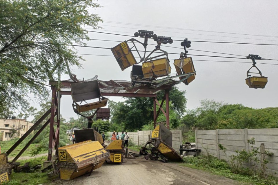 Three trolleys from the Birla Cement factory ropeway in Satna fell onto a road in a populated area.