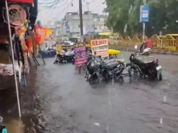 Sidhi city inundated in the very first rain.