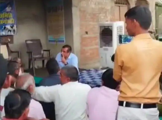The Sidhi Collector held a public meeting and interacted with the farmers