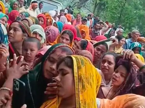 Suspicious body of newlywed woman found hanging from a tree in Sidhi forest
