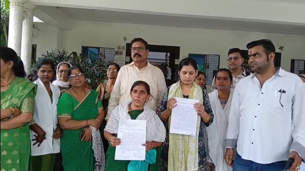 Major cyber fraud against health workers in Rewa, perpetrated by someone posing as a Tehsildar.