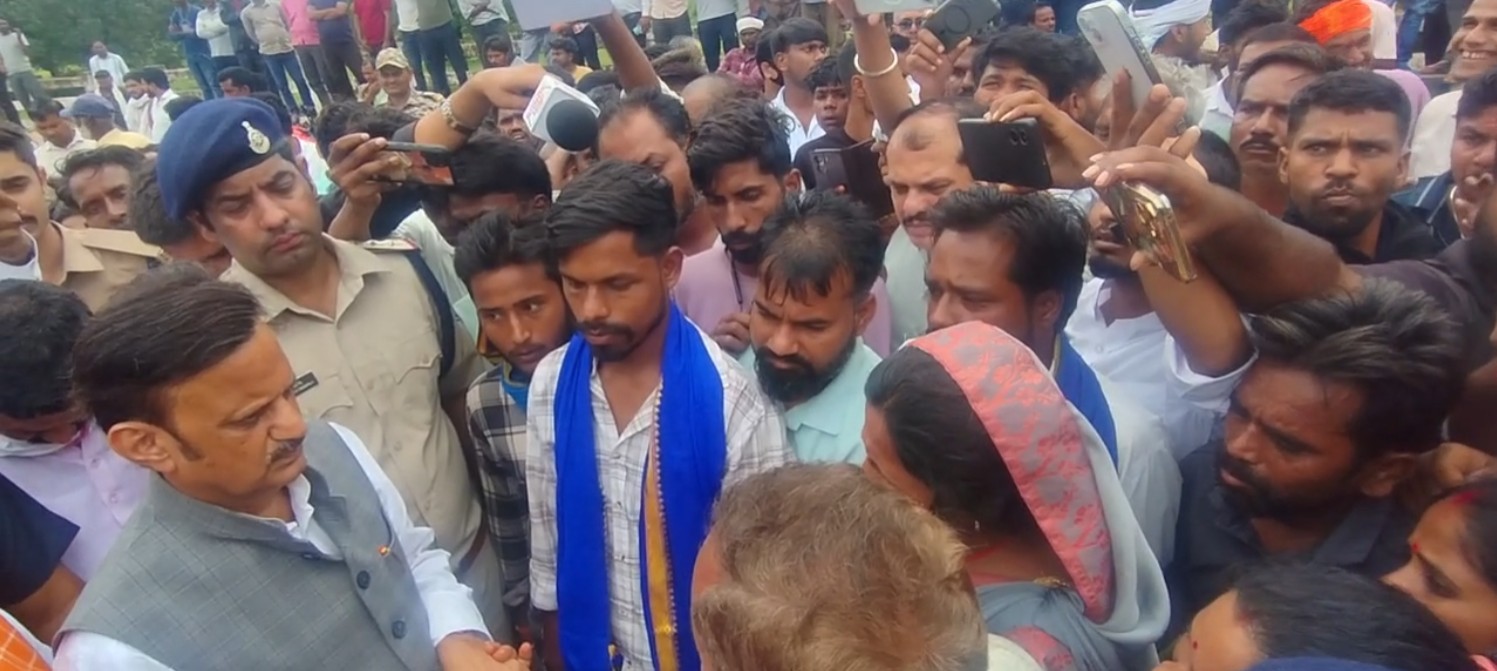 Uproar in Rewa after a young man's body is found.